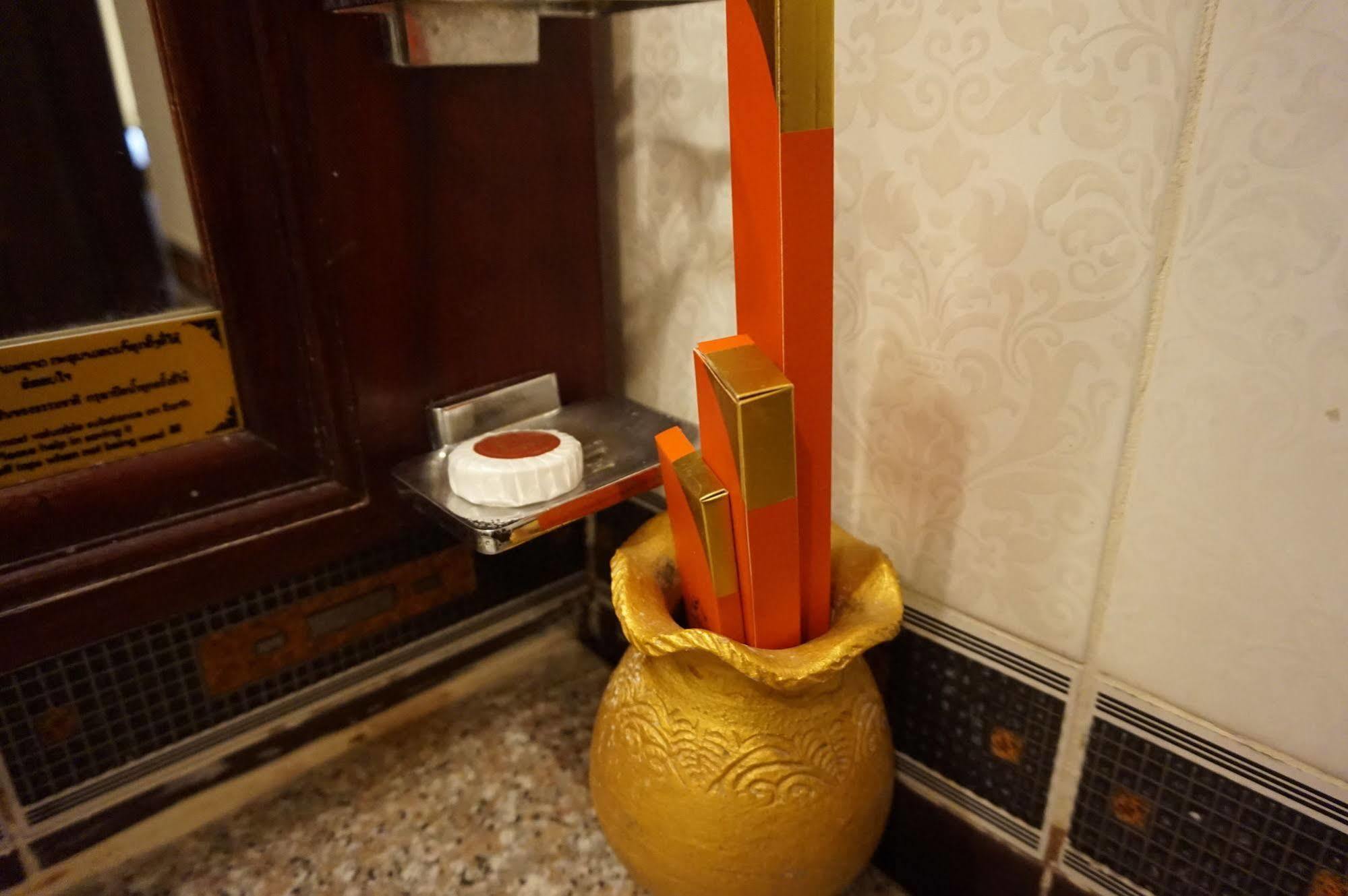 E-Outfitting Vang Thong Hotel Luang Prabang Exterior foto