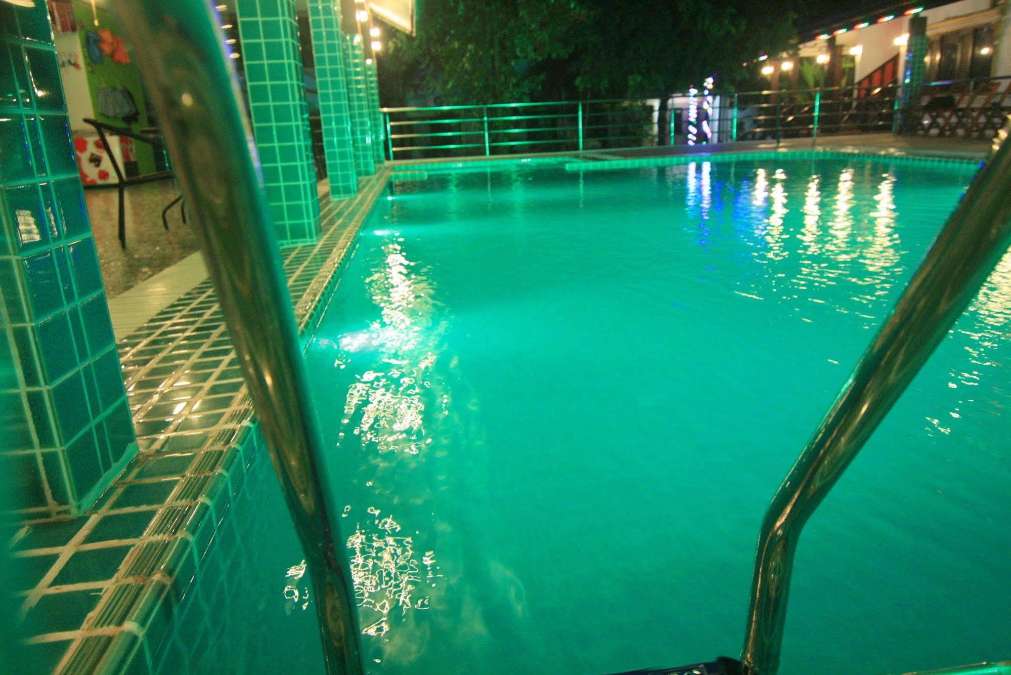 E-Outfitting Vang Thong Hotel Luang Prabang Exterior foto