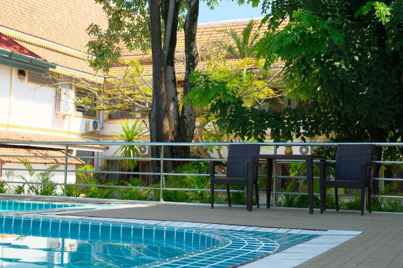 E-Outfitting Vang Thong Hotel Luang Prabang Exterior foto