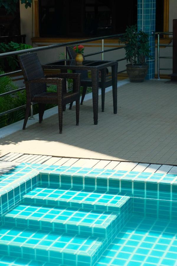 E-Outfitting Vang Thong Hotel Luang Prabang Exterior foto
